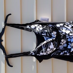 CROFT & BARROW Women's Black and White Floral Plus Size Swimwear - 22W